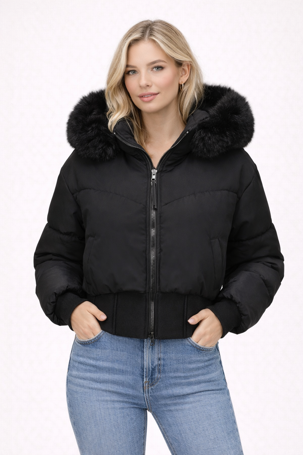 Emily Parker | Cropped Luxe Puffer Jacket | Krachtige elegantie met een verfijnde edge