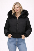 Emily Parker | Cropped Luxe Puffer Jacket | Krachtige elegantie met een verfijnde edge