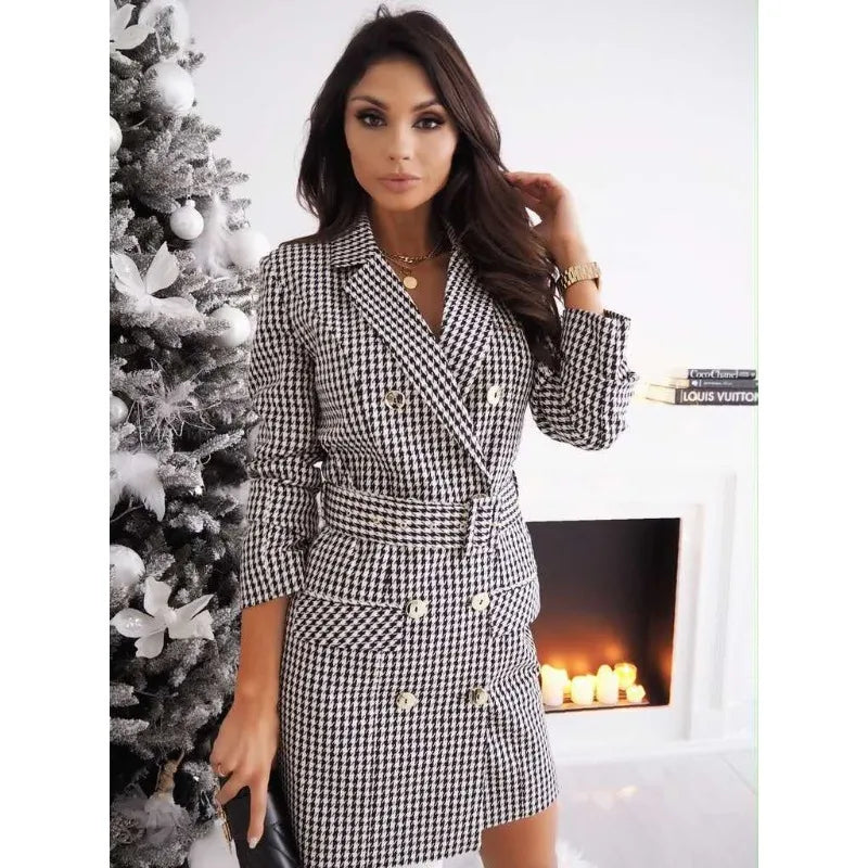 Madison Carter | Plaid Belted Blazer Dress | Tijdloze klasse met een moderne power look